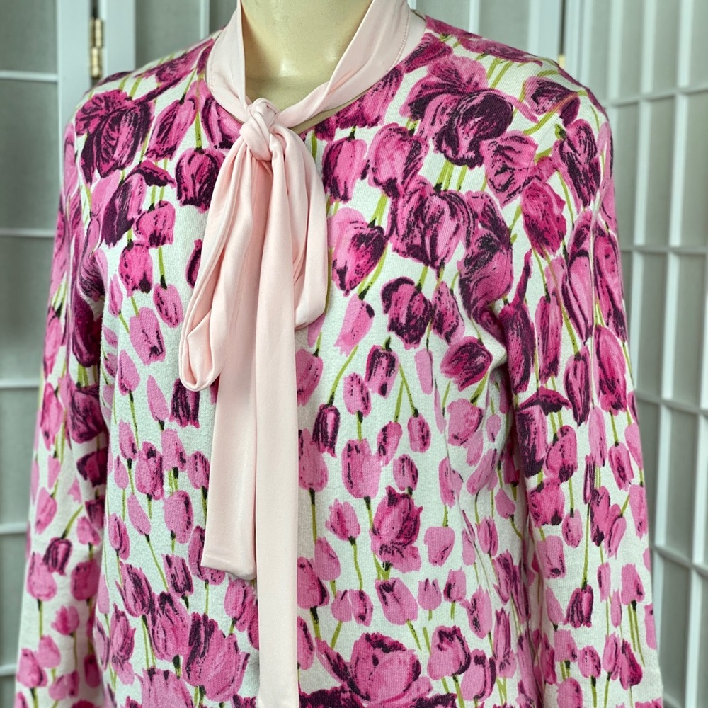 GUC SUPER SOFT TULIP 🌷 CARDIGAN